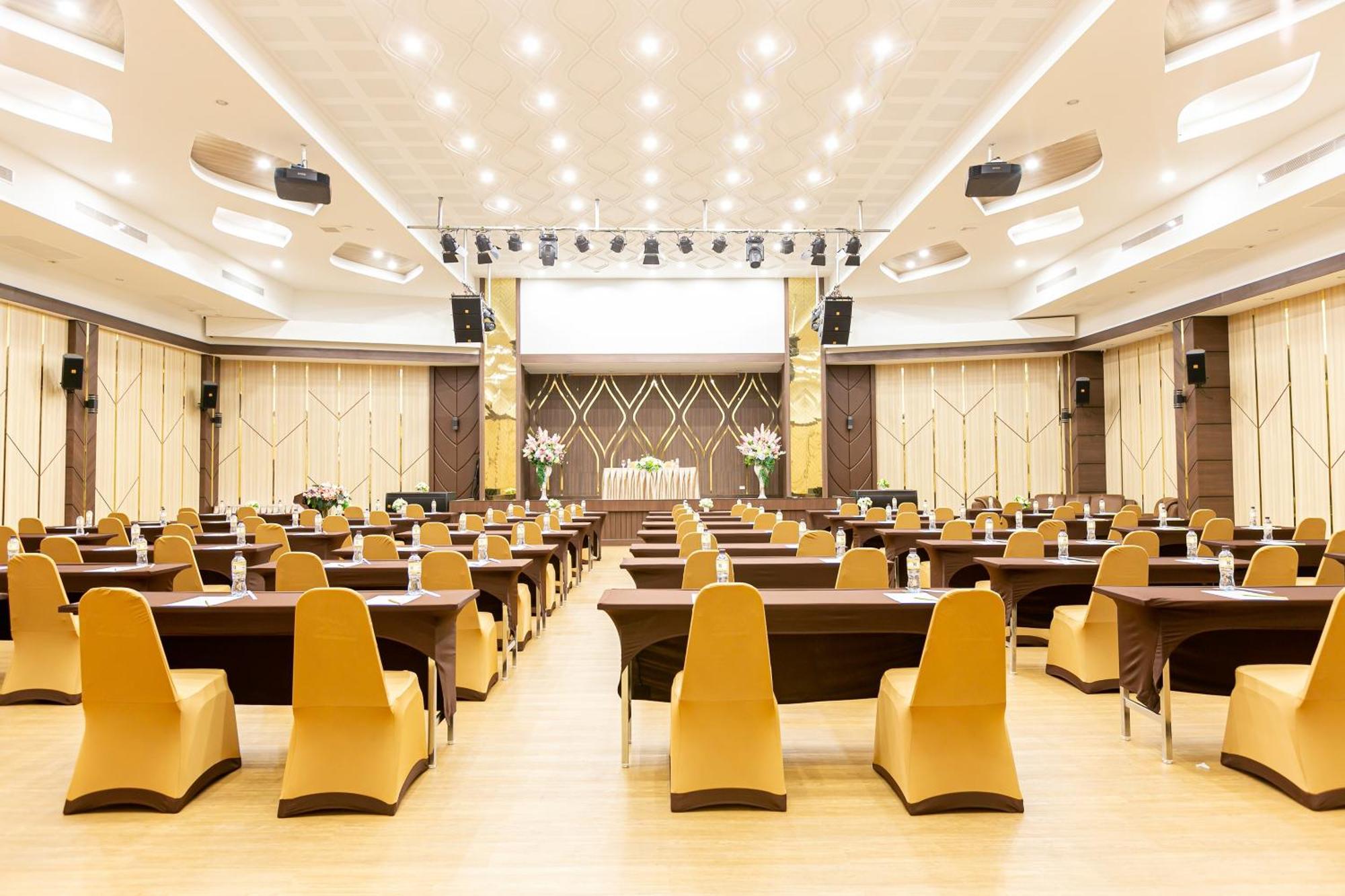 Grand Ratchapruek Hotel Pak Kret Exterior foto