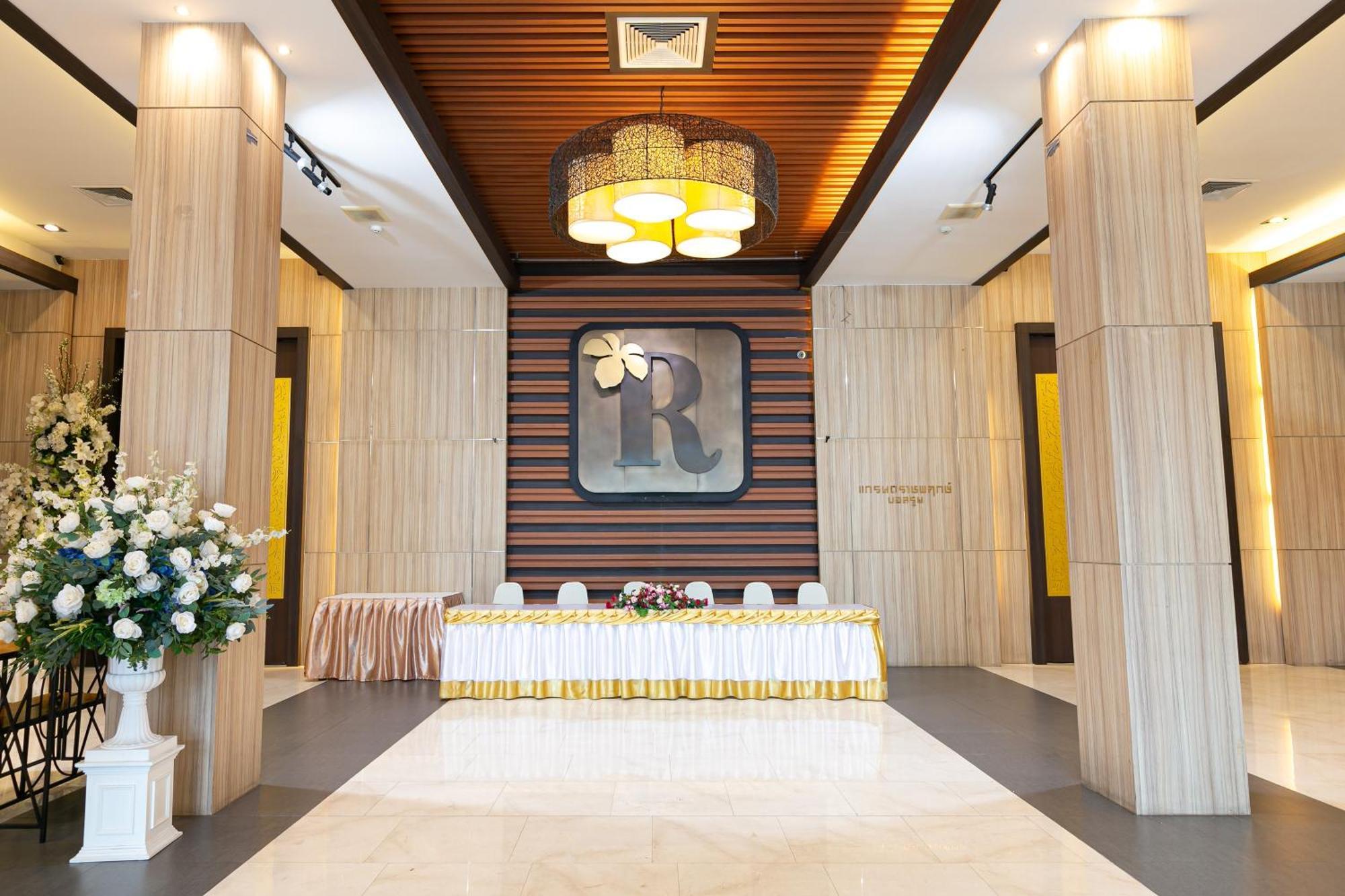 Grand Ratchapruek Hotel Pak Kret Exterior foto