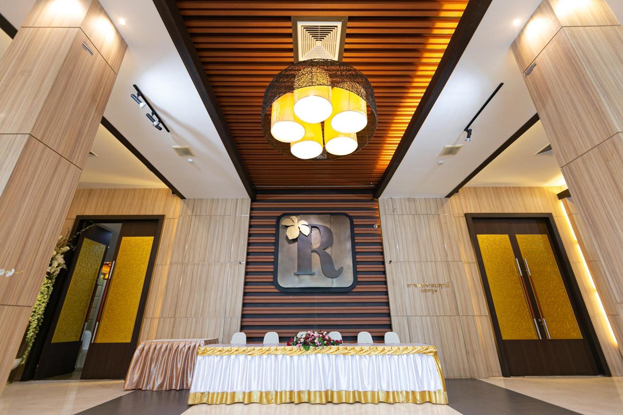 Grand Ratchapruek Hotel Pak Kret Exterior foto