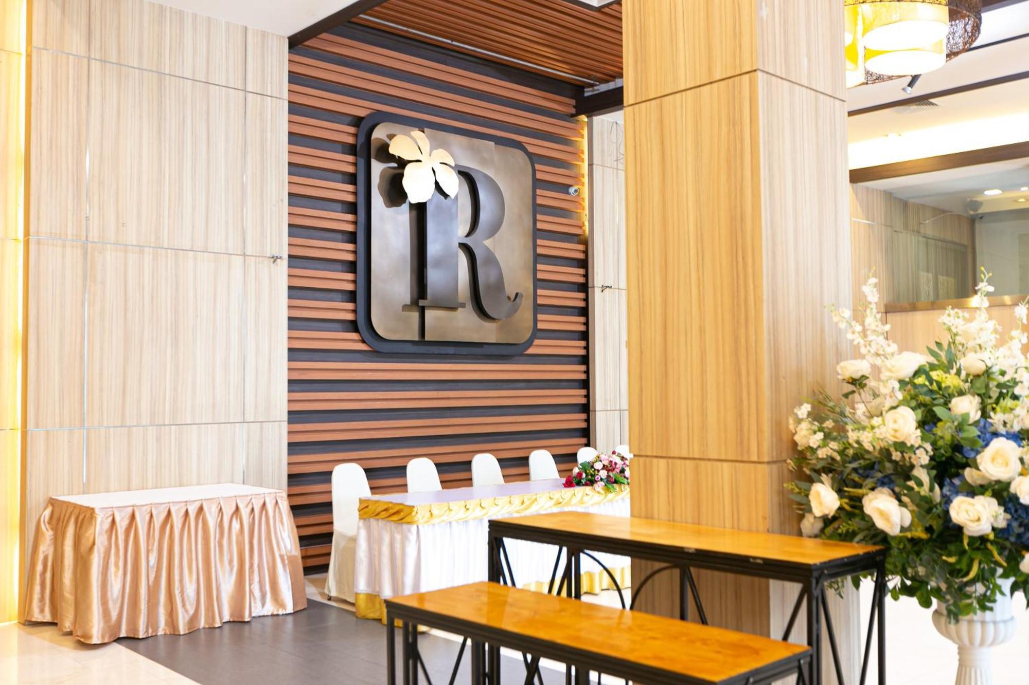 Grand Ratchapruek Hotel Pak Kret Exterior foto